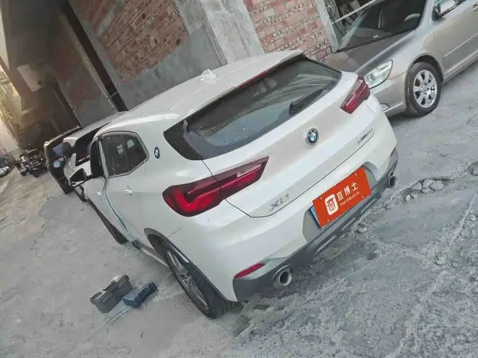 BMW X2