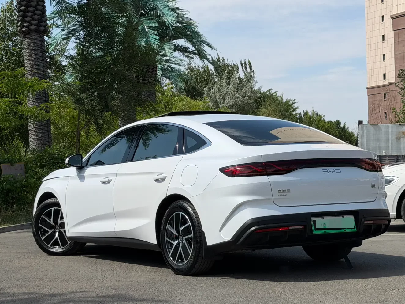 BYD Qin L DM