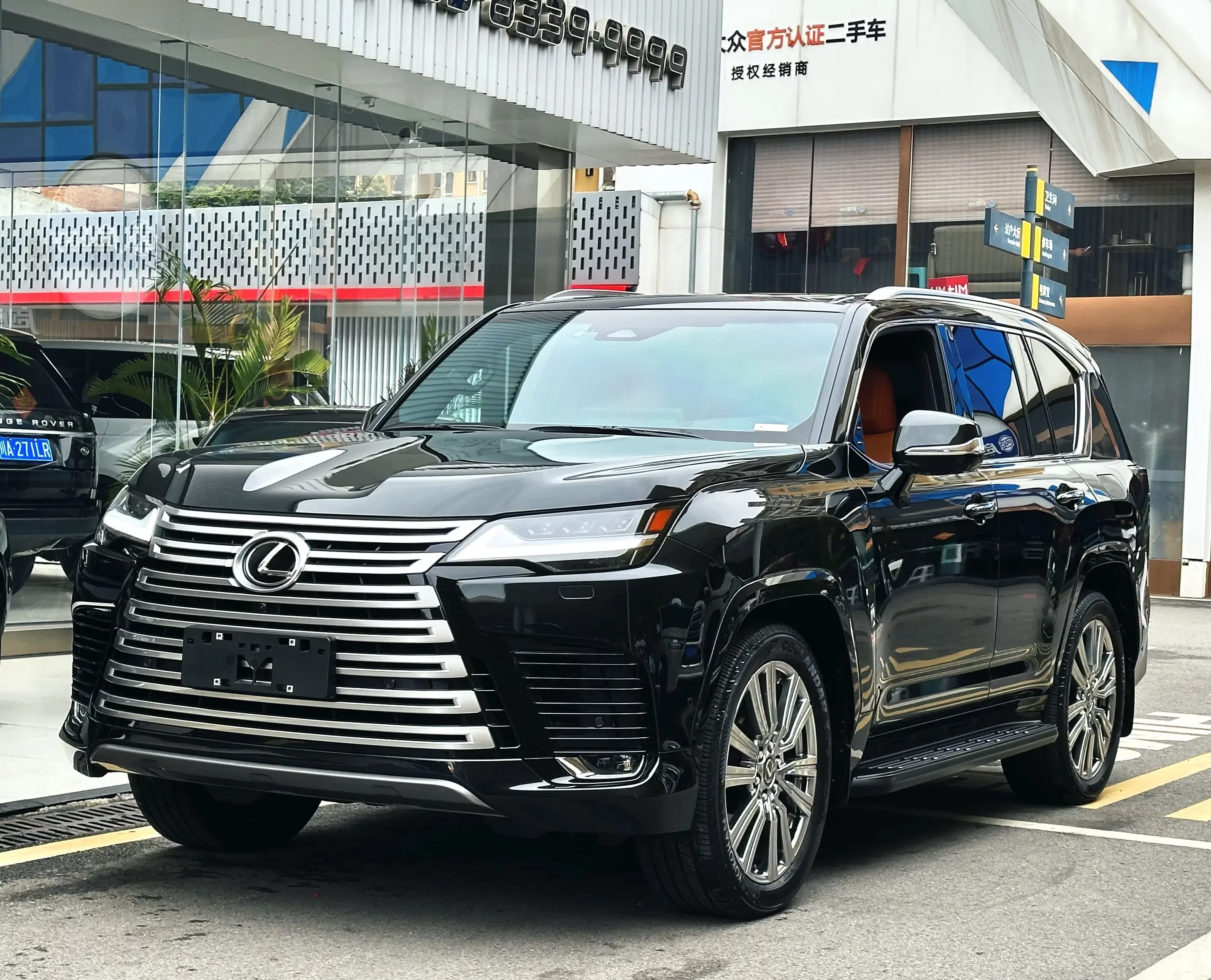 Lexus LX