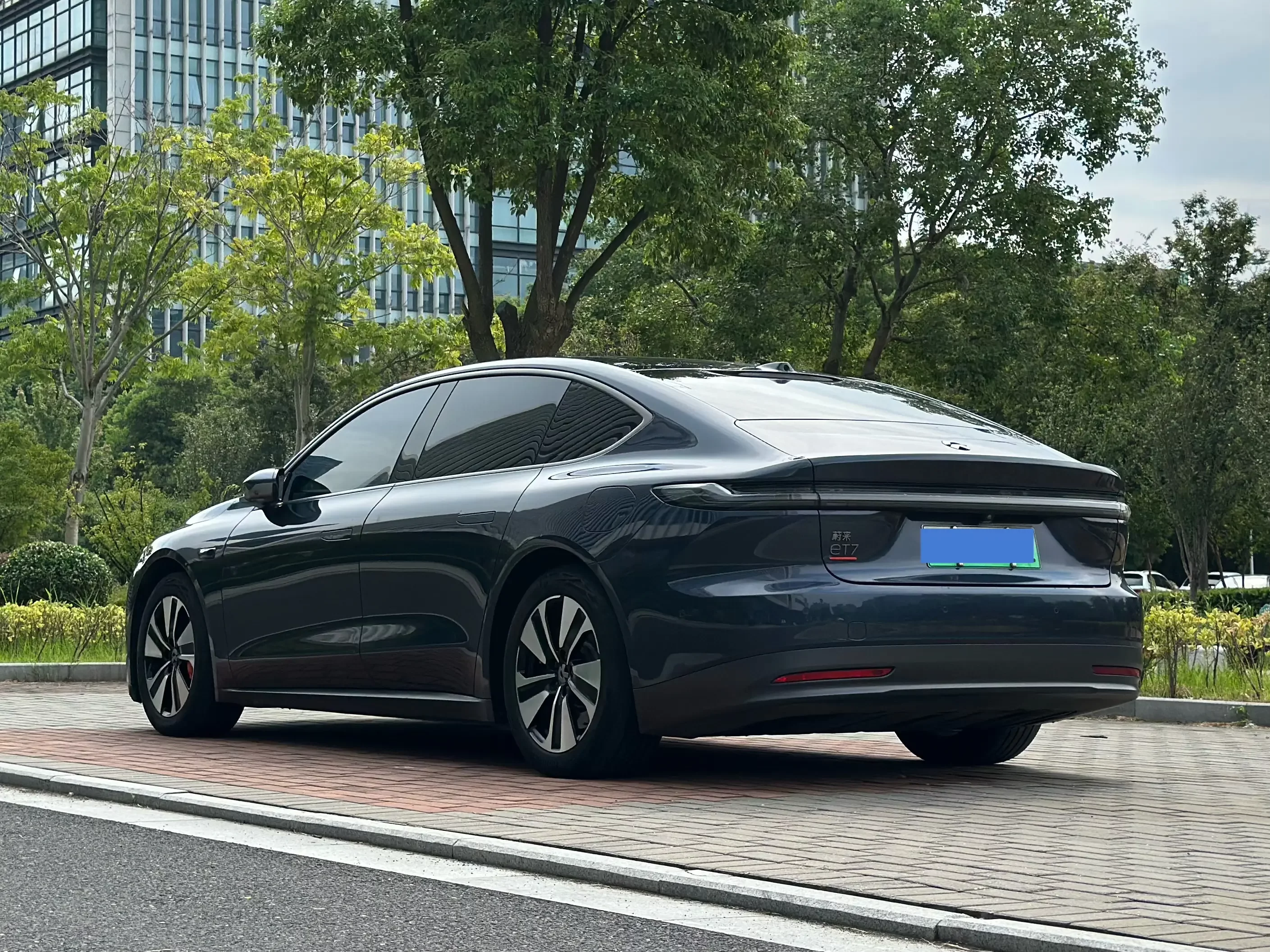 NIO ET7
