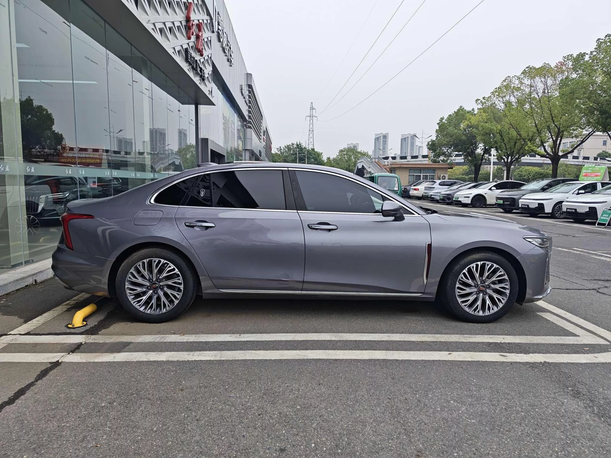 Hongqi H5