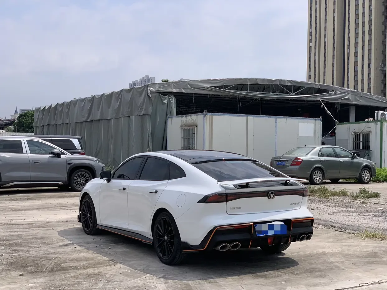 Changan UNI-V