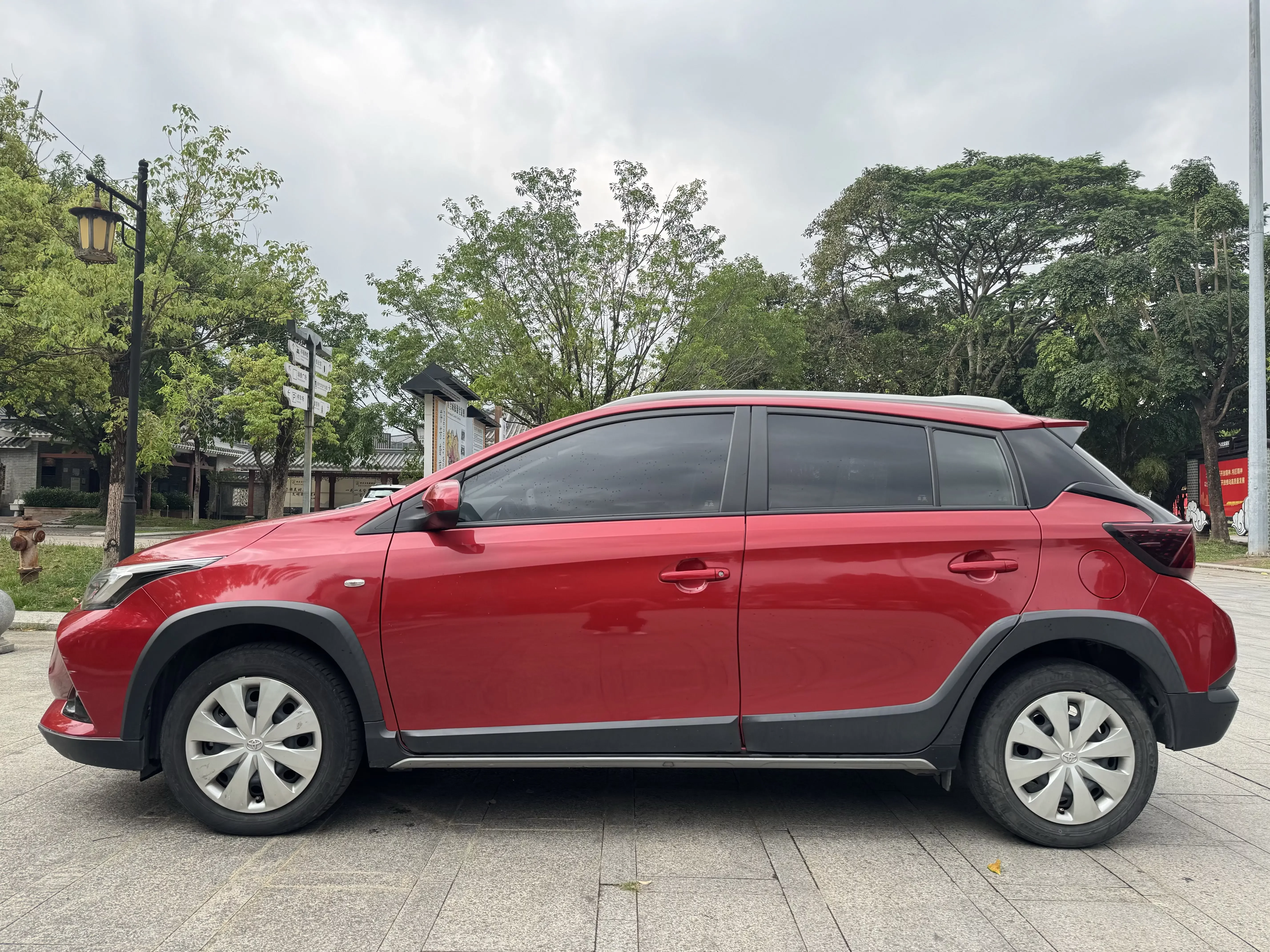 Toyota Yaris L