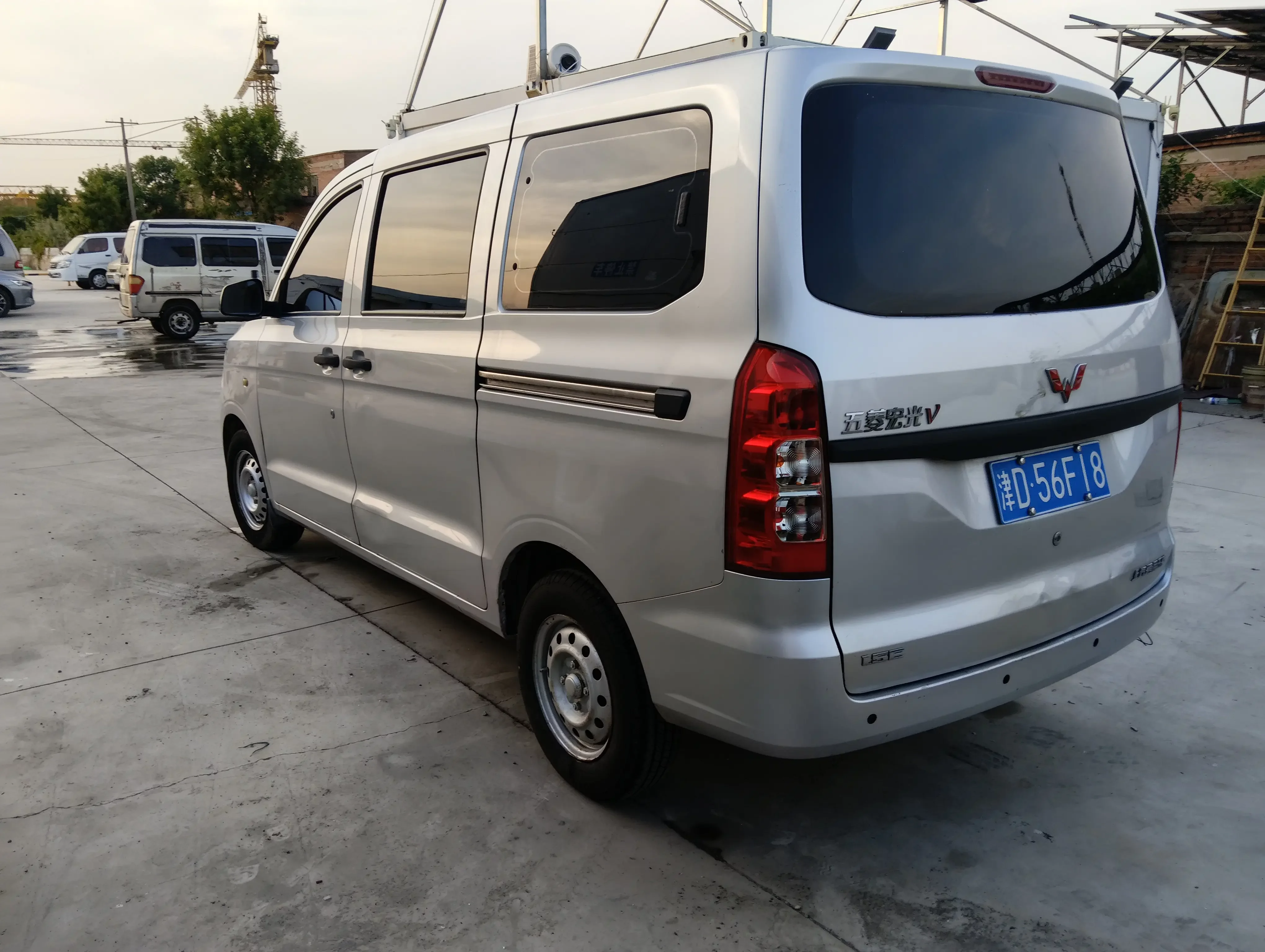 Wuling Hongguang V