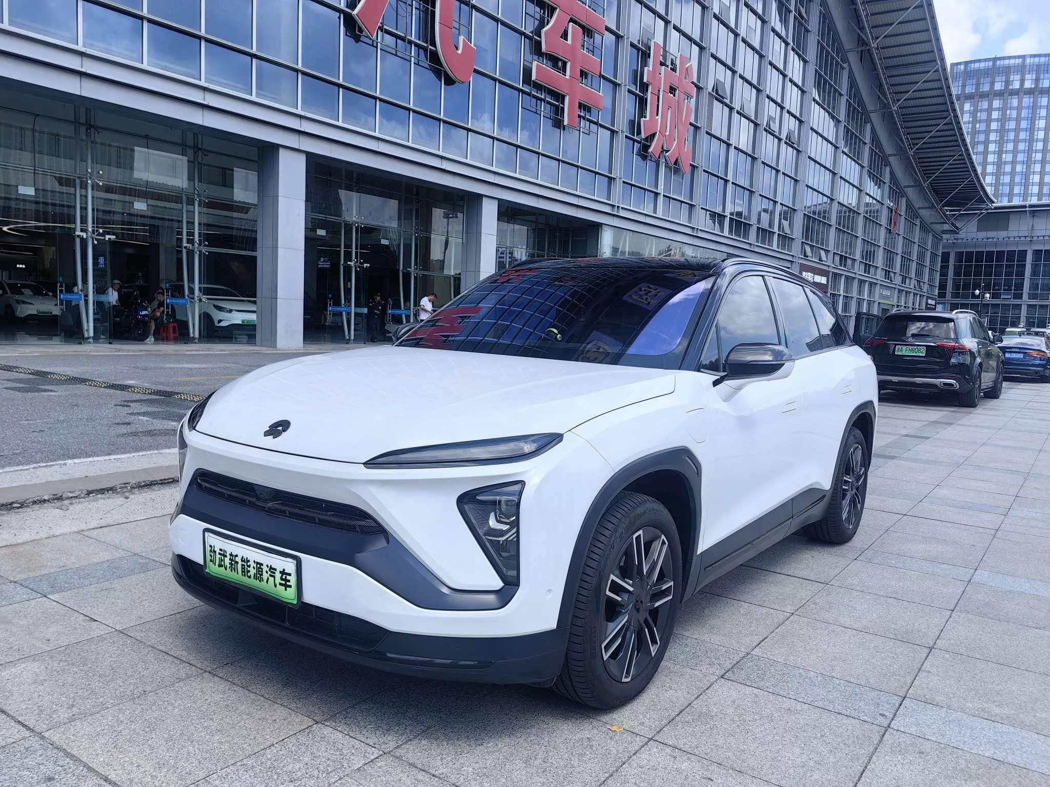 NIO ES6