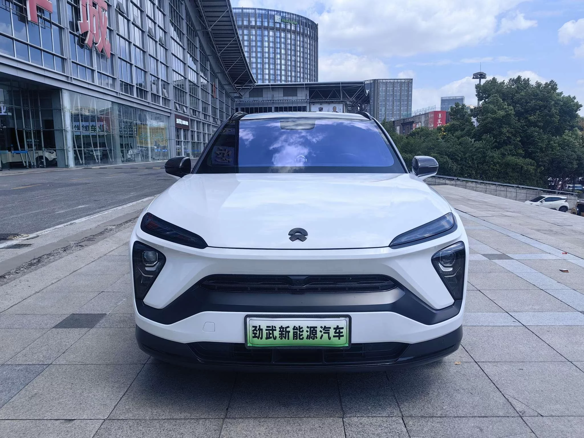 NIO ES6