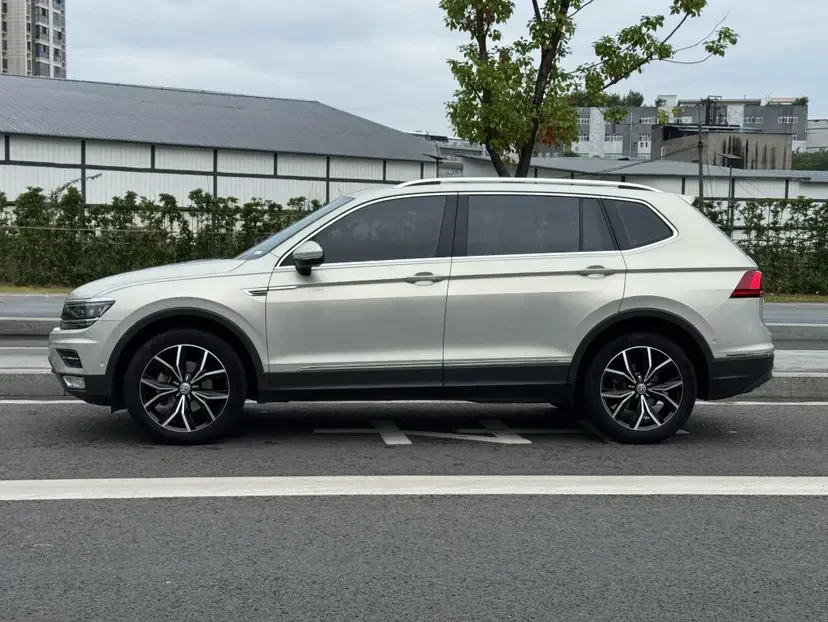 Volkswagen Tiguan L