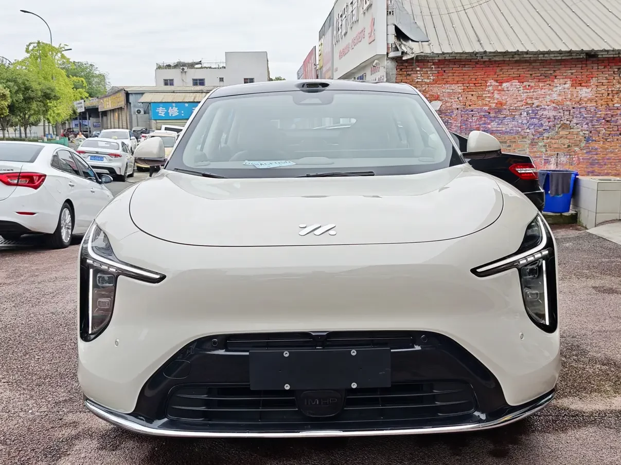 IM Motors Zhiji LS6