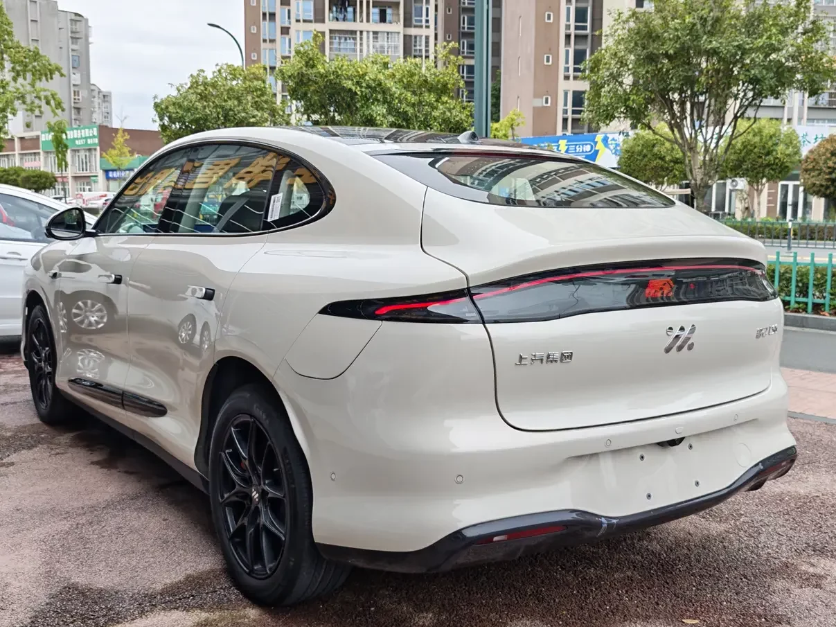 IM Motors Zhiji LS6