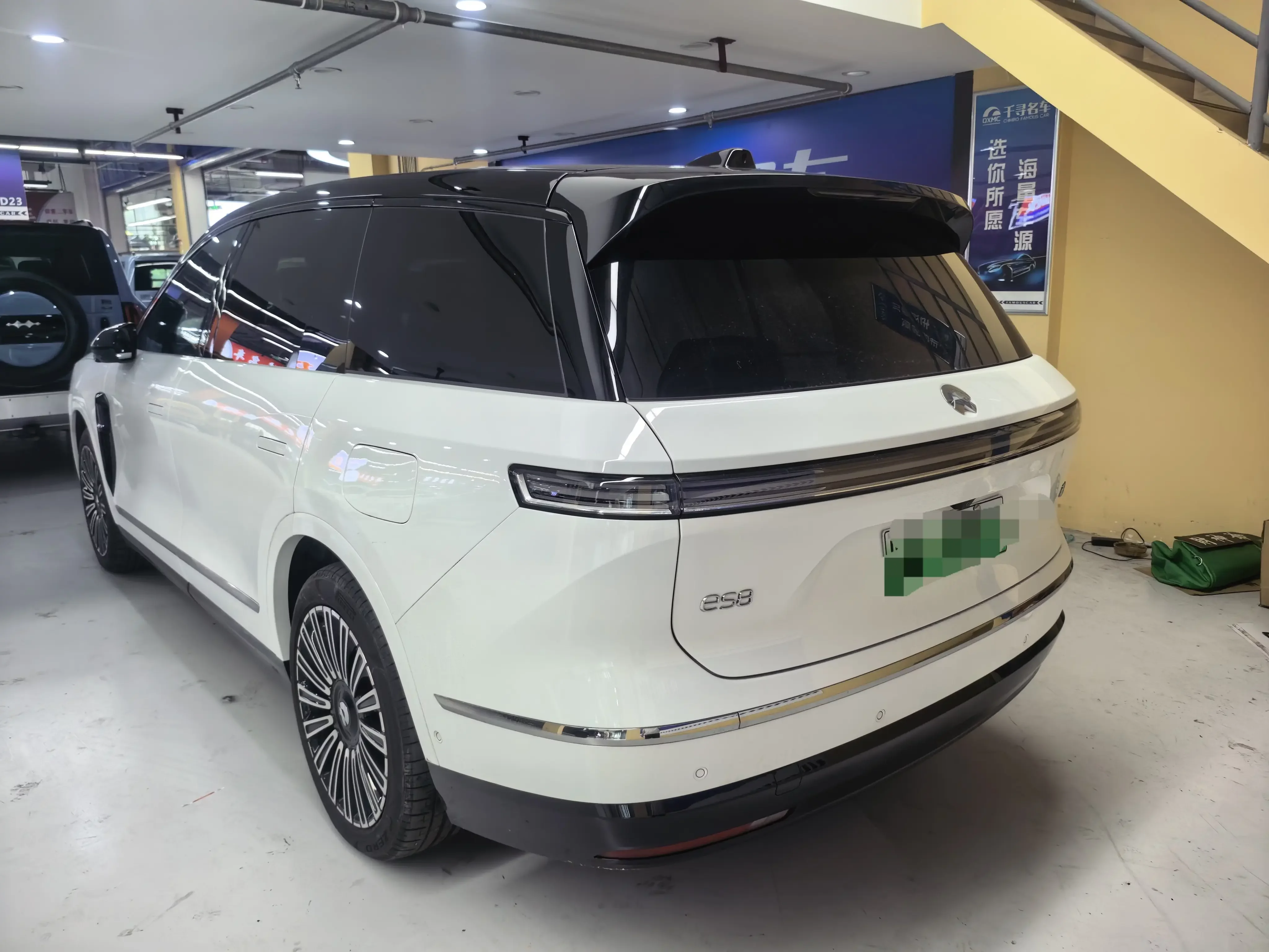 NIO ES8