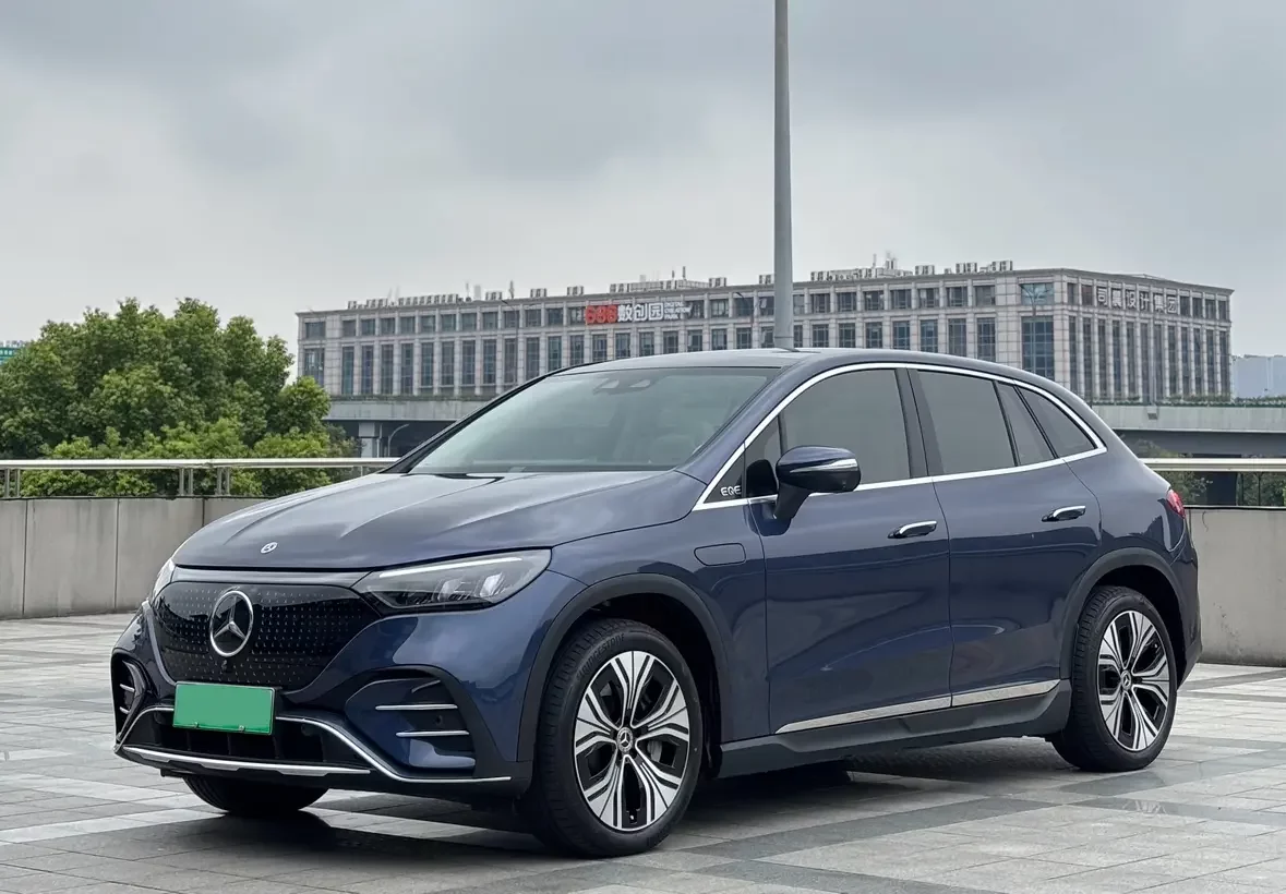 Mercedes-Benz EQE SUV
