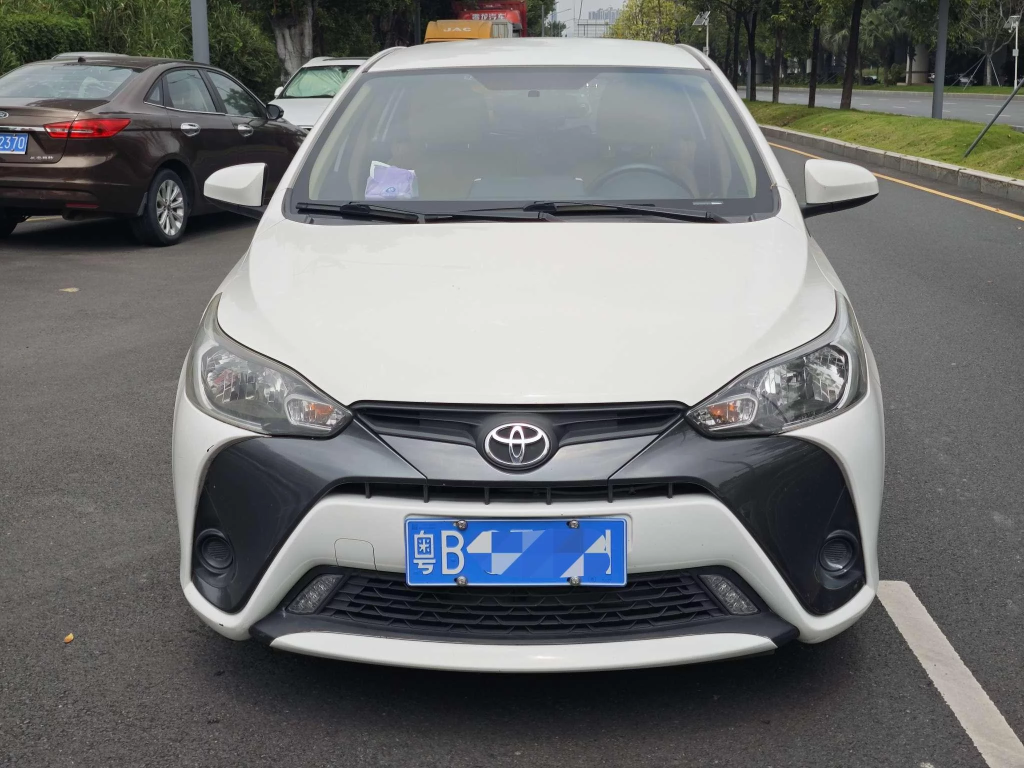 Toyota Yaris L