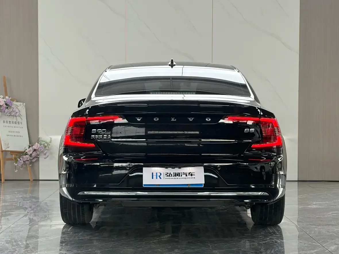 Volvo S90