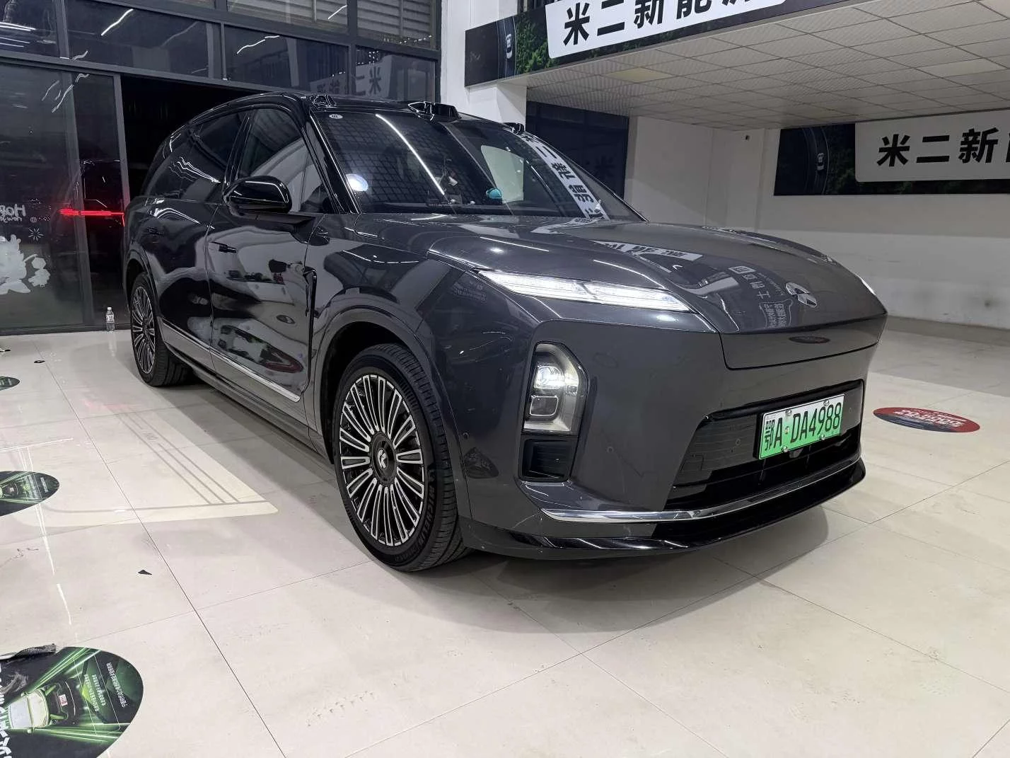 NIO ES8