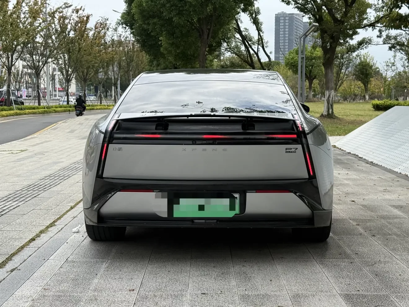XPeng P7