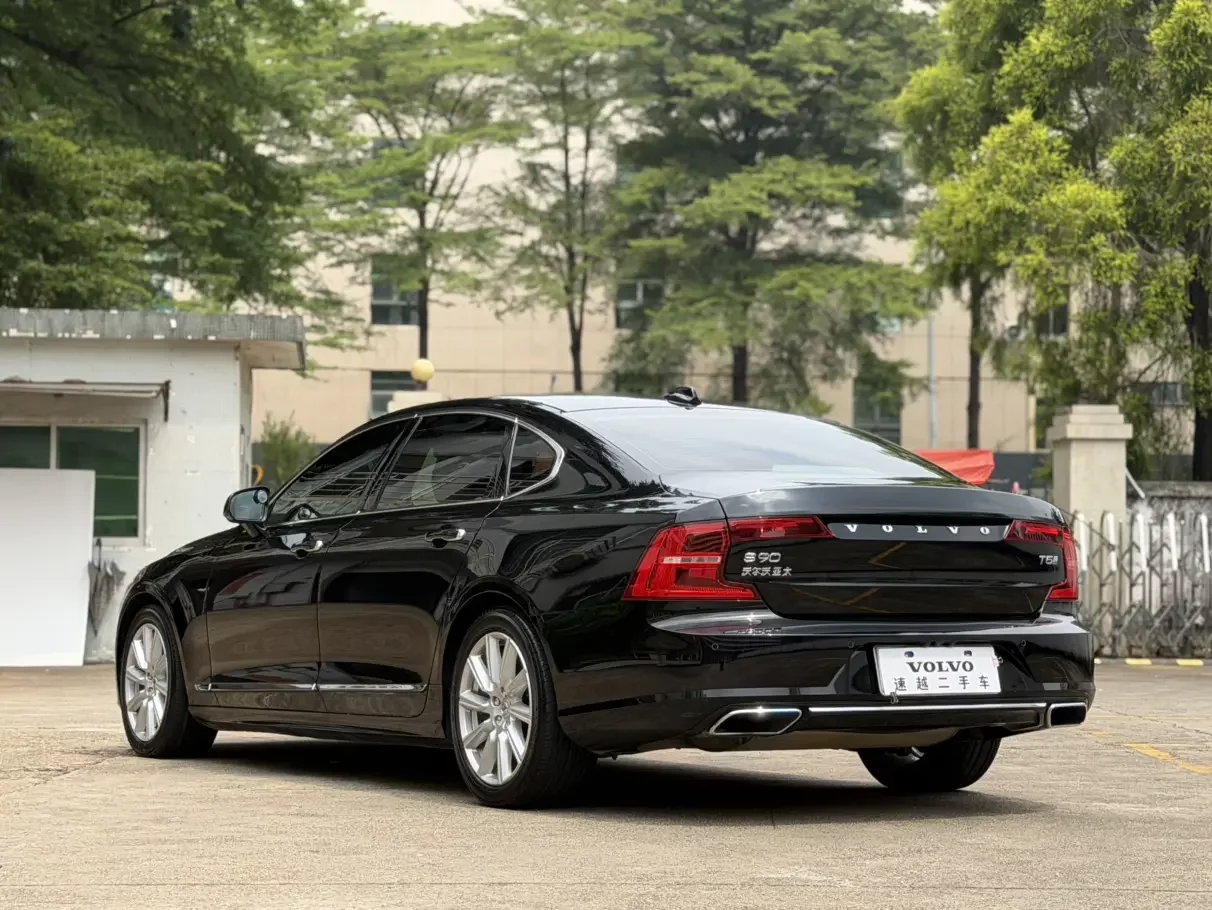 Volvo S90