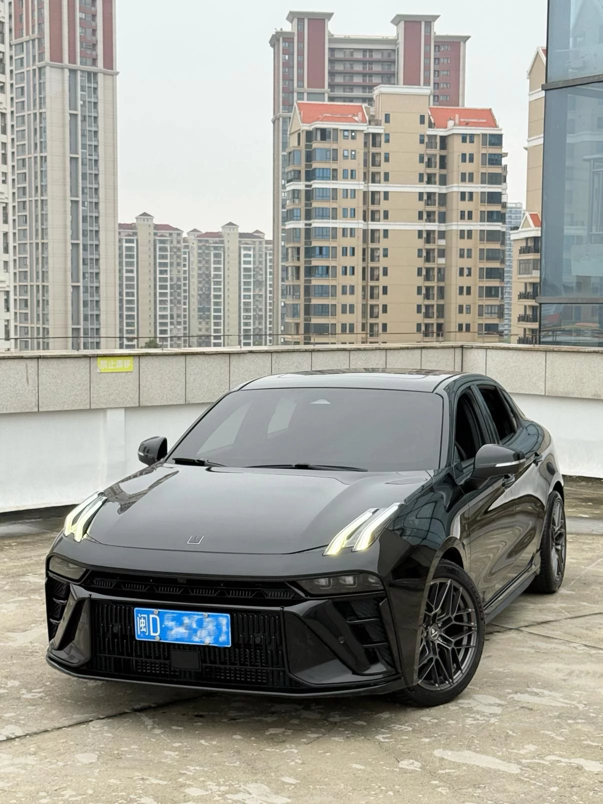 Lynk & Co 03