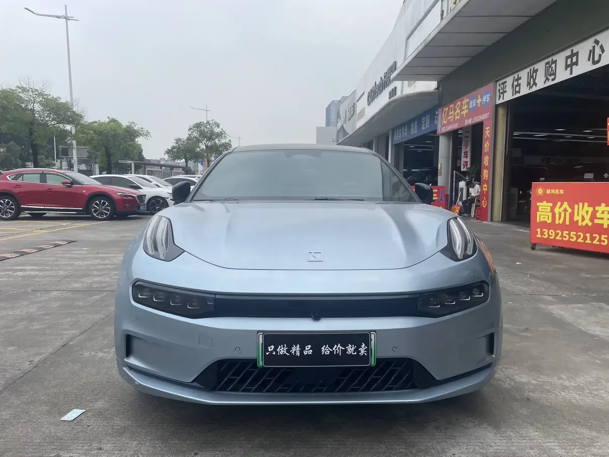 ZEEKR 001
