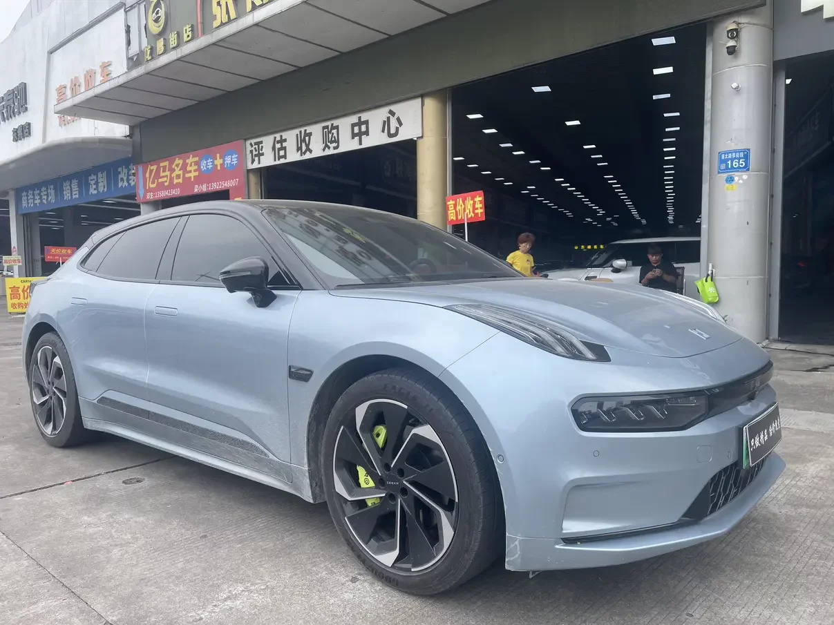 ZEEKR 001