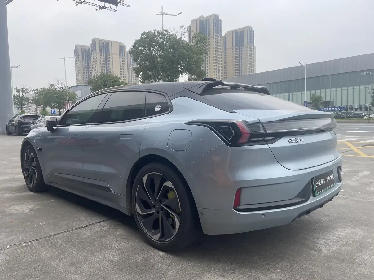 ZEEKR 001