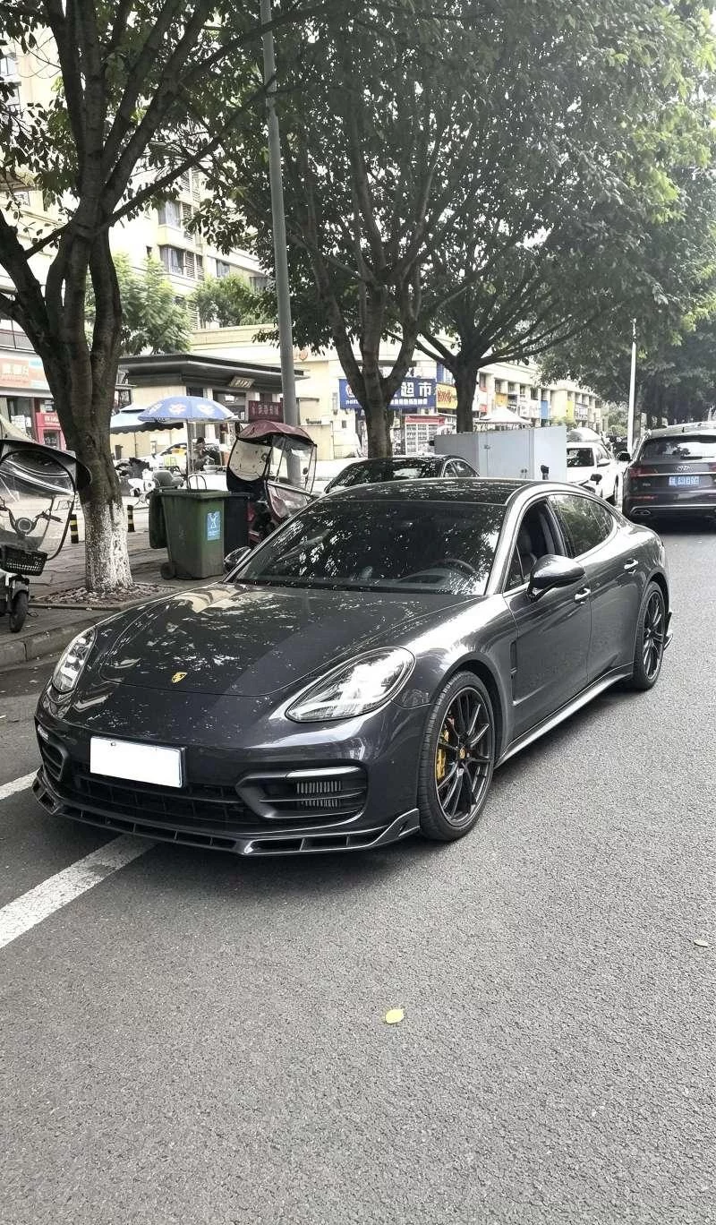 PORSCHE PANAMERA