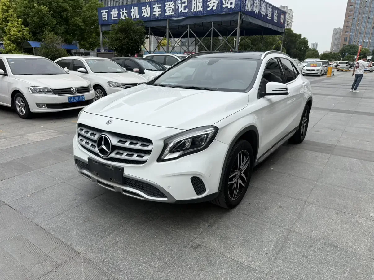 Mercedes-Benz GLA