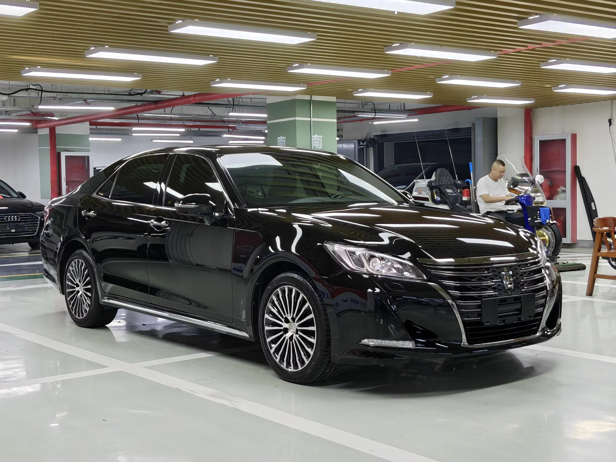 Toyota crown