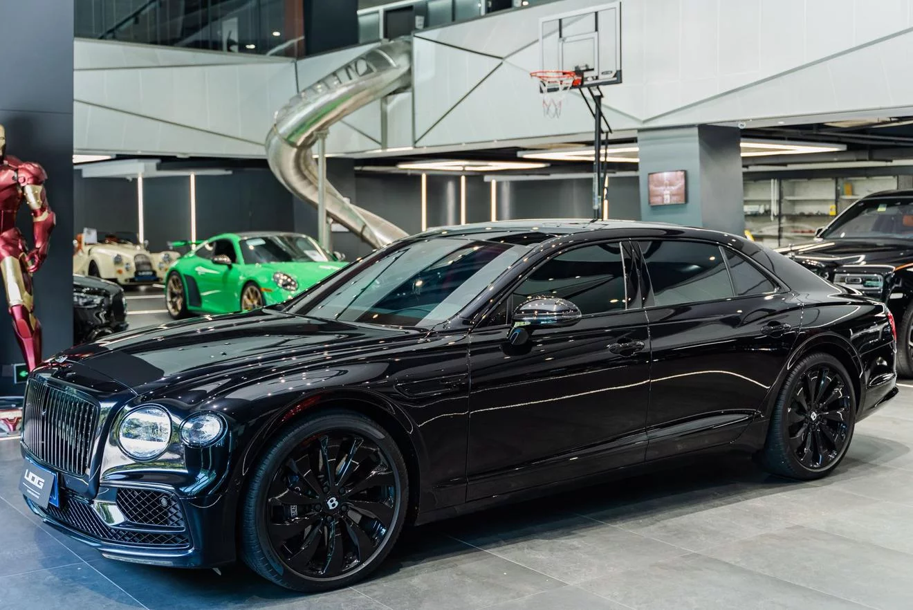 BENTLEY FLYING SPUR