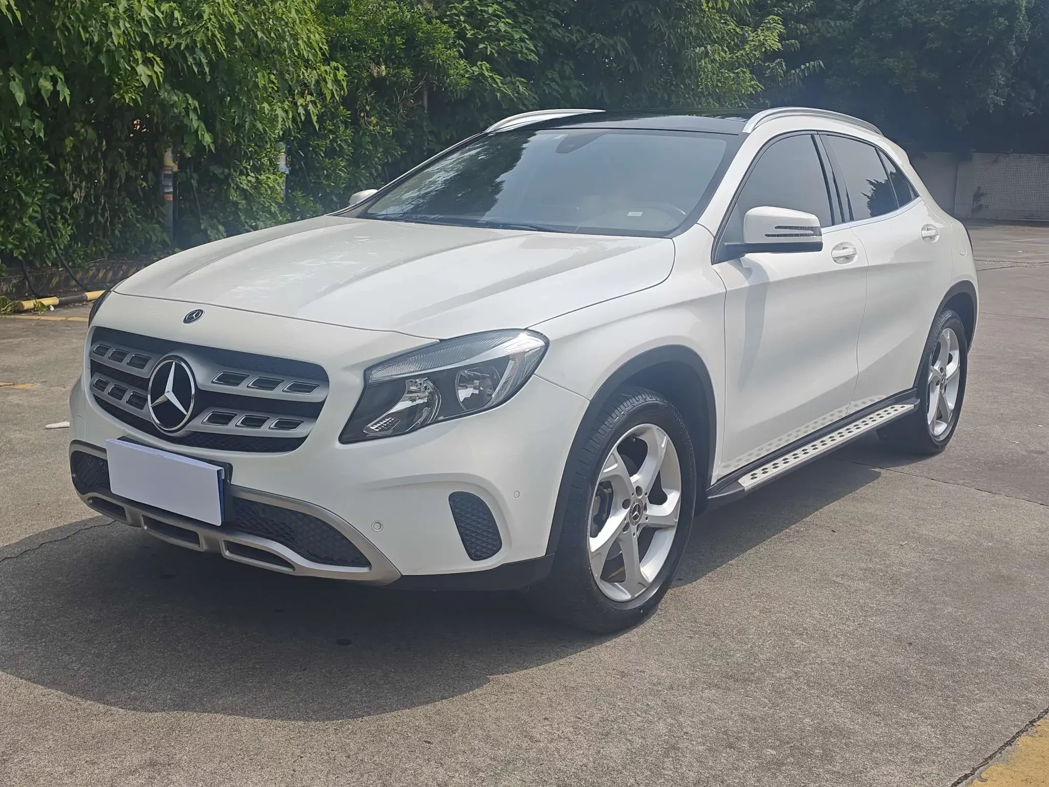 Mercedes-Benz GLA