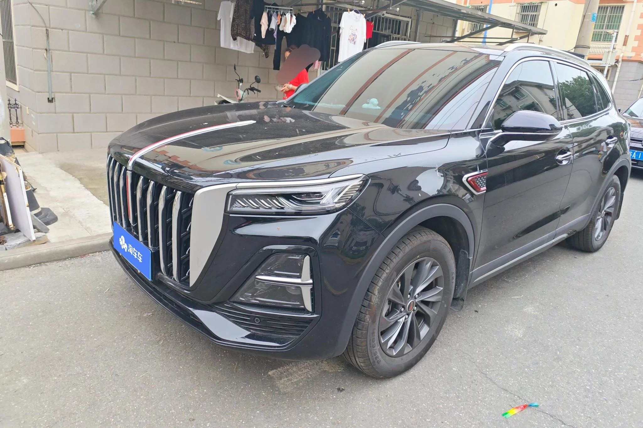 Hongqi HS5
