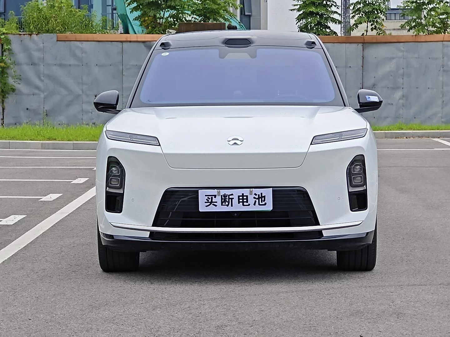 NIO ES8