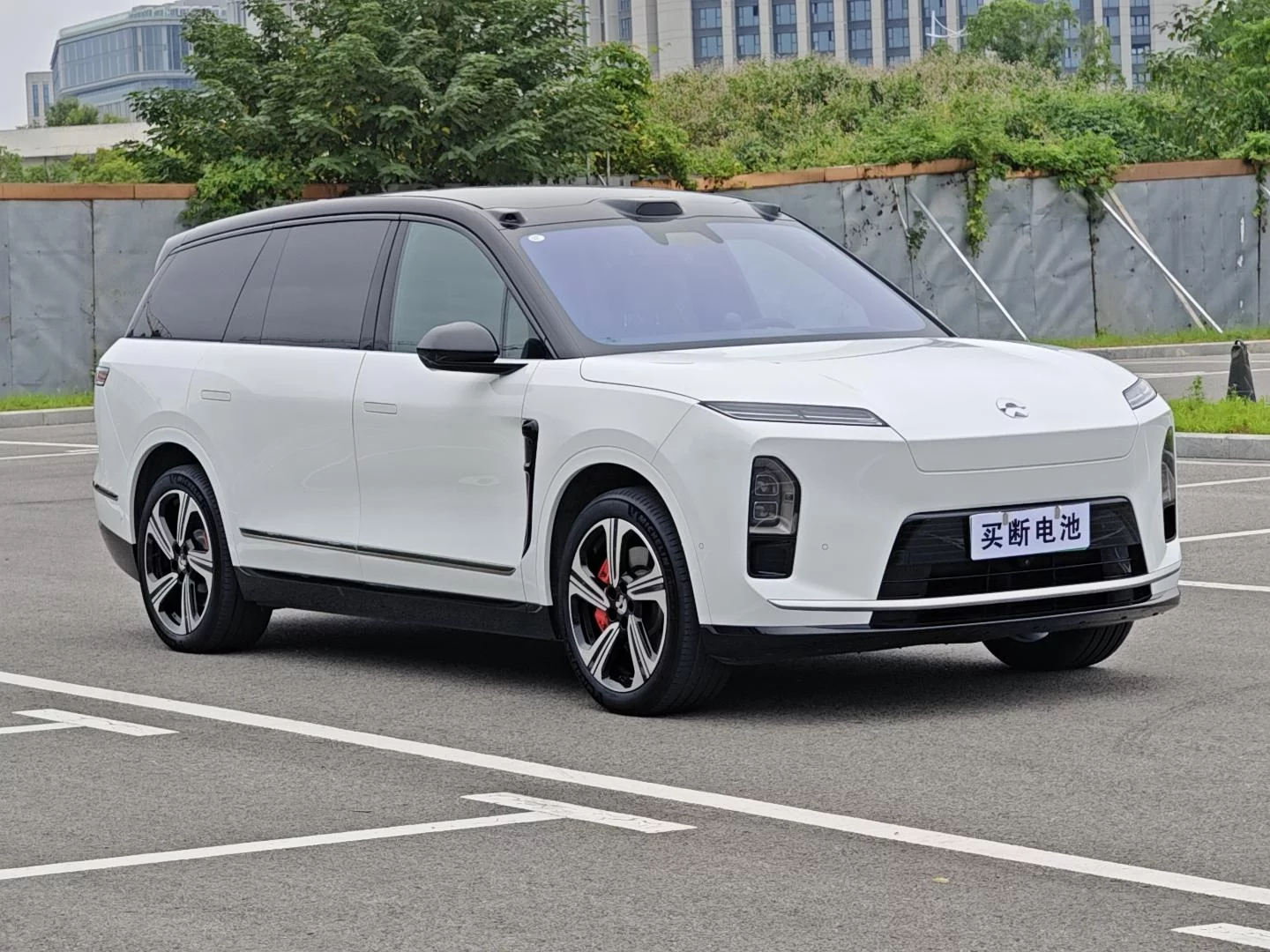 NIO ES8