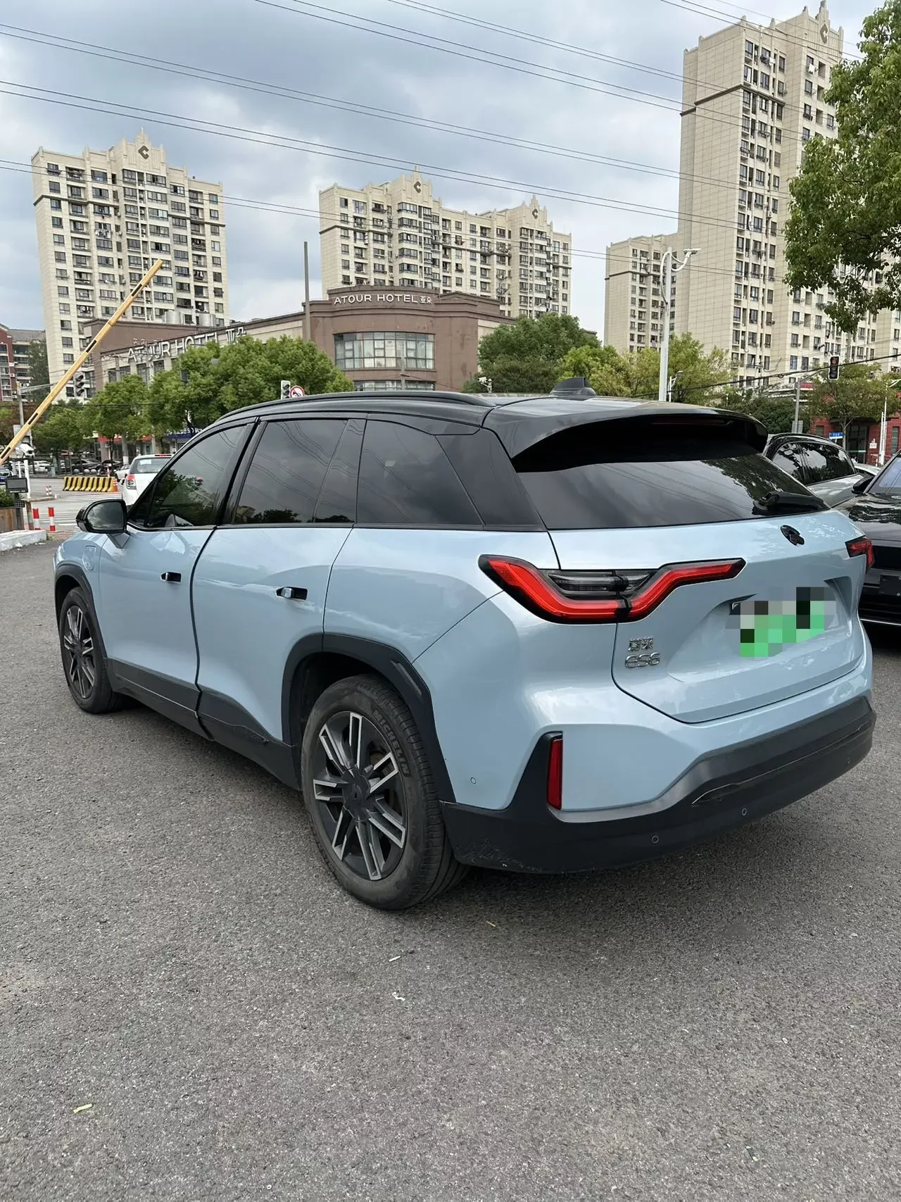 NIO ES6