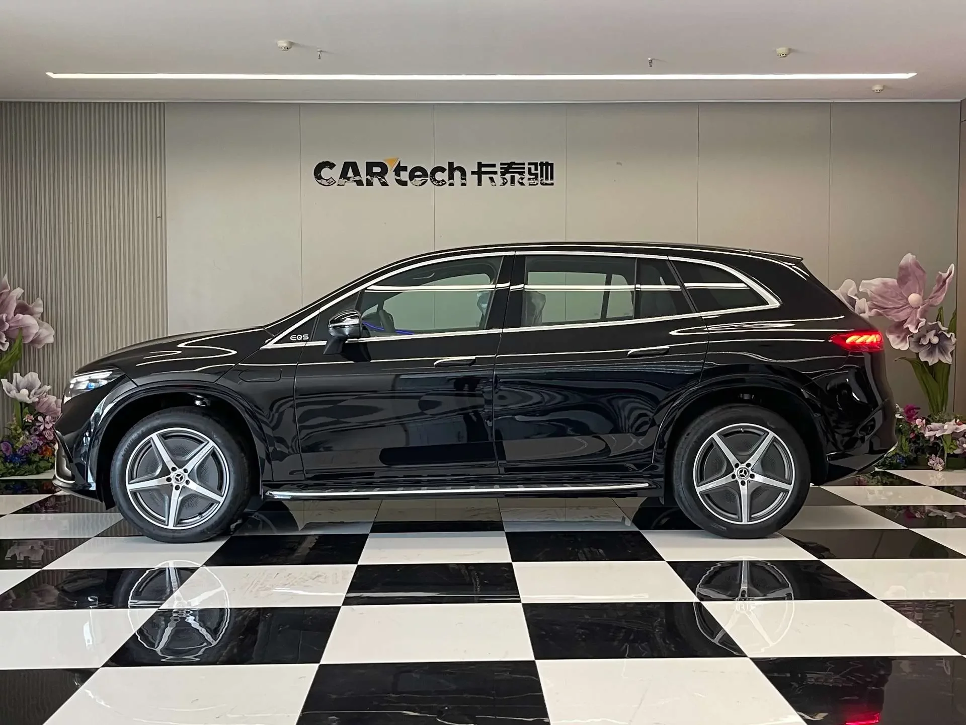 Mercedes-Benz EQS SUV