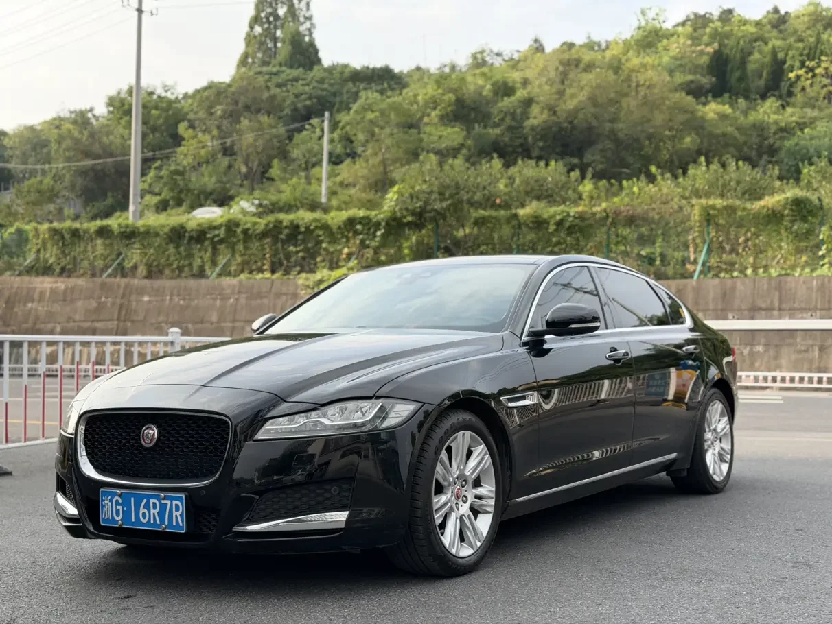 Jaguar XFL