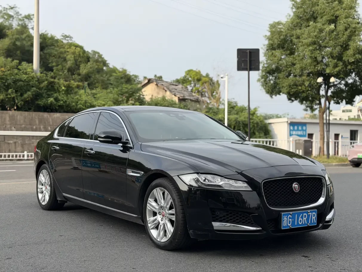Jaguar XFL