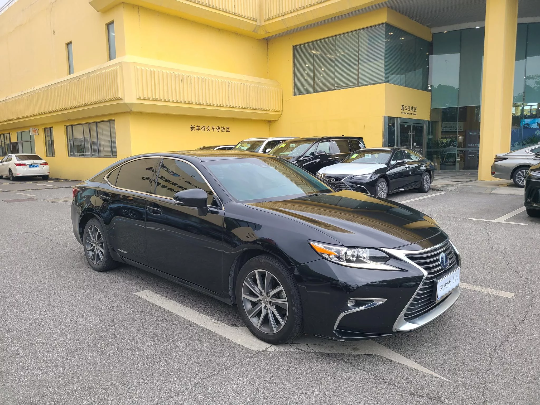Lexus ES