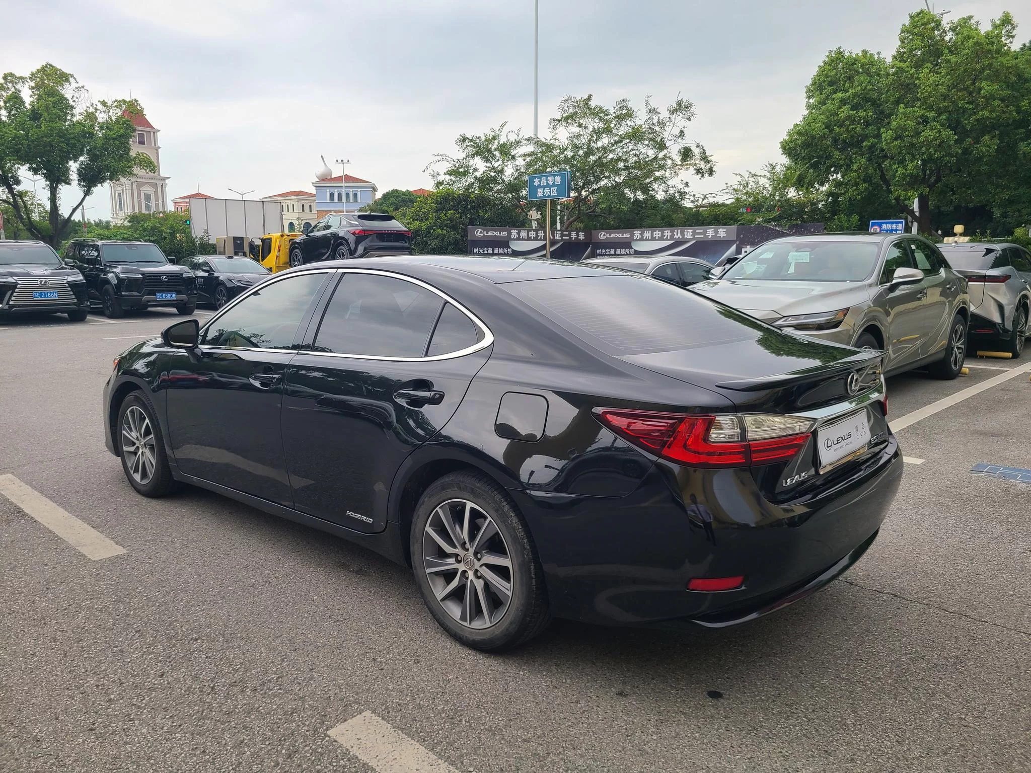 Lexus ES