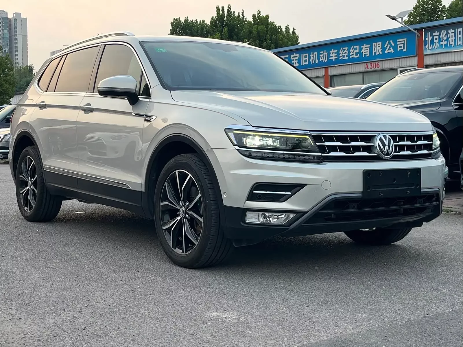 Volkswagen Tiguan L