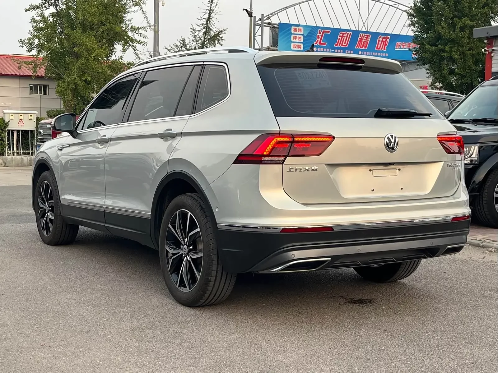 Volkswagen Tiguan L