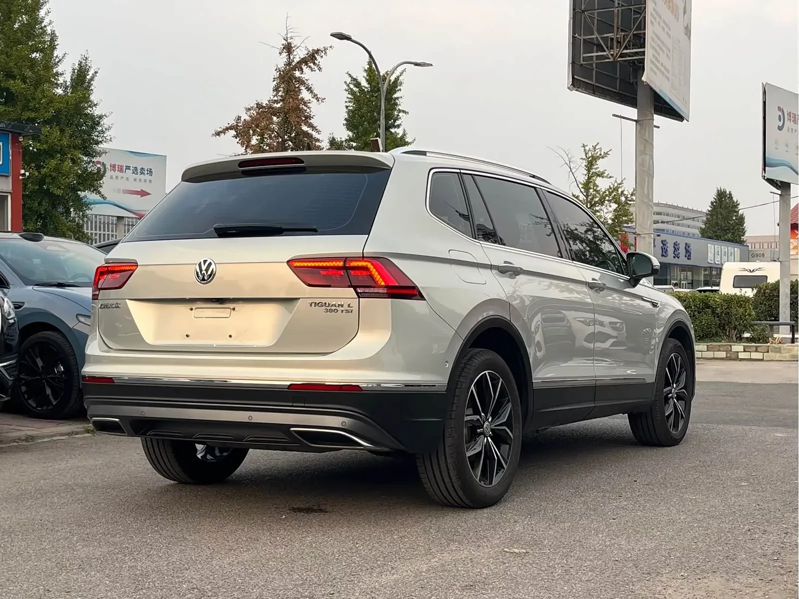 Volkswagen Tiguan L