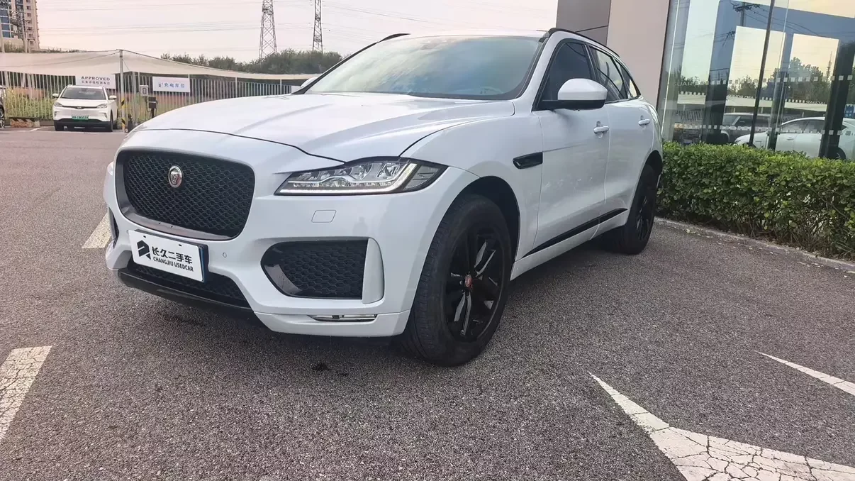 Jaguar F-PACE