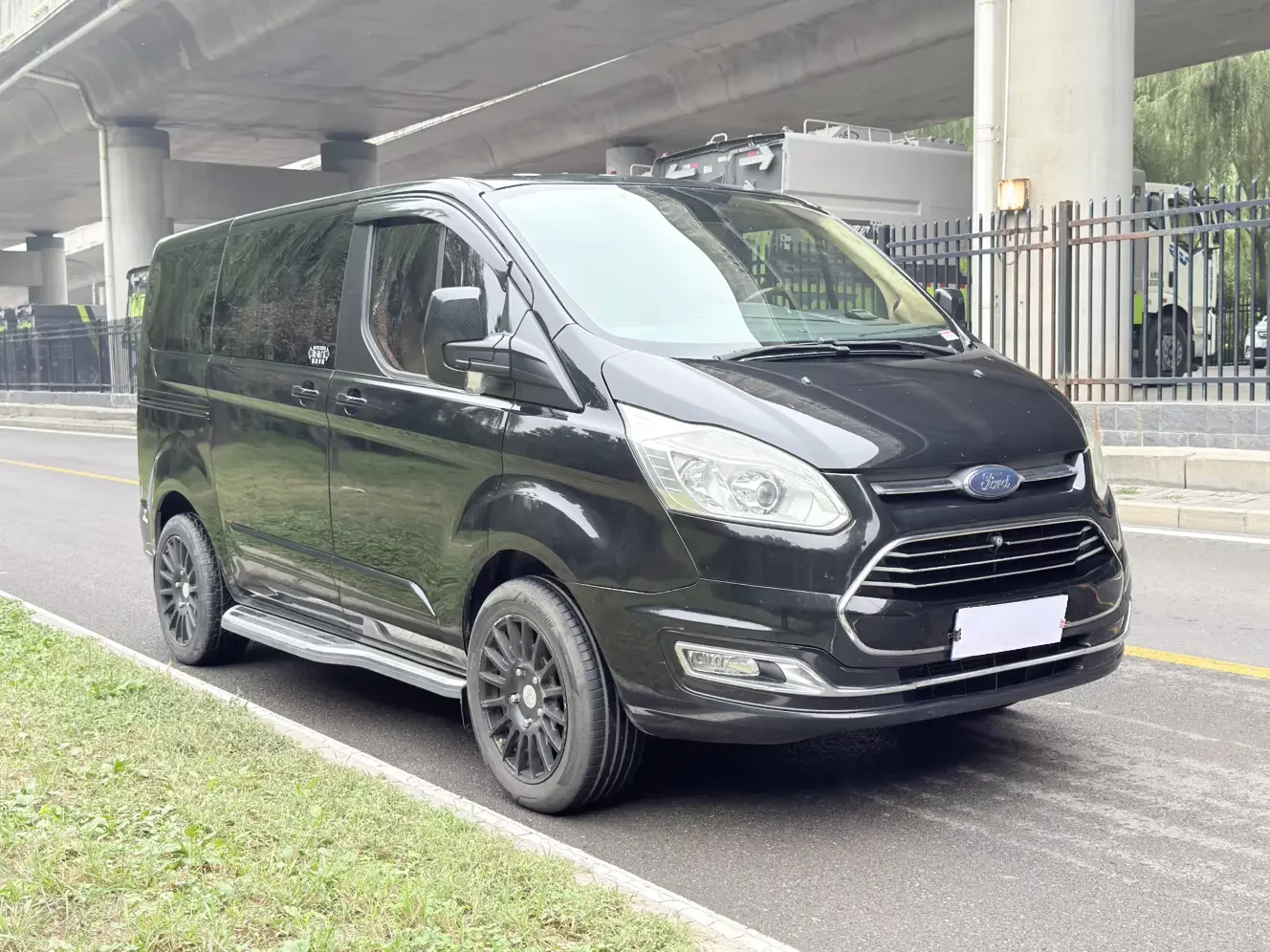 Ford Toureo