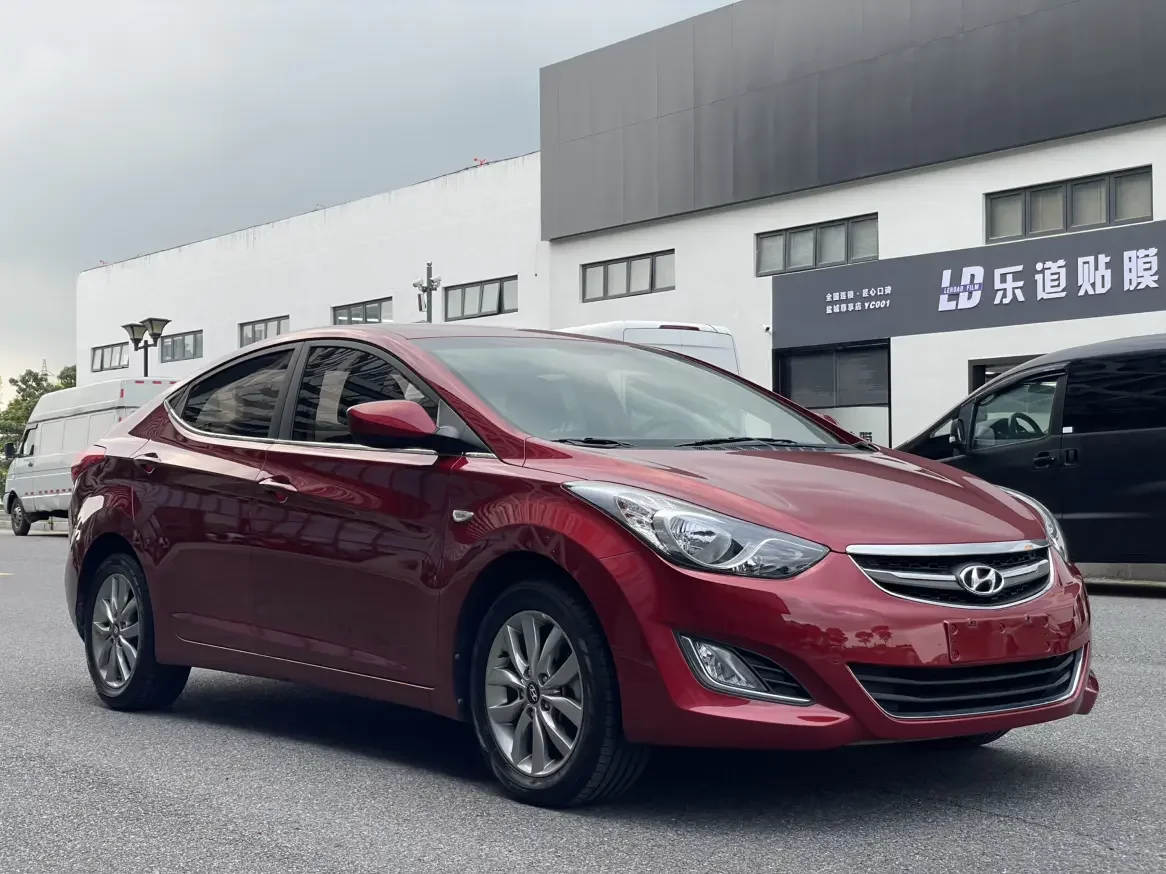 Hyundai Elantra