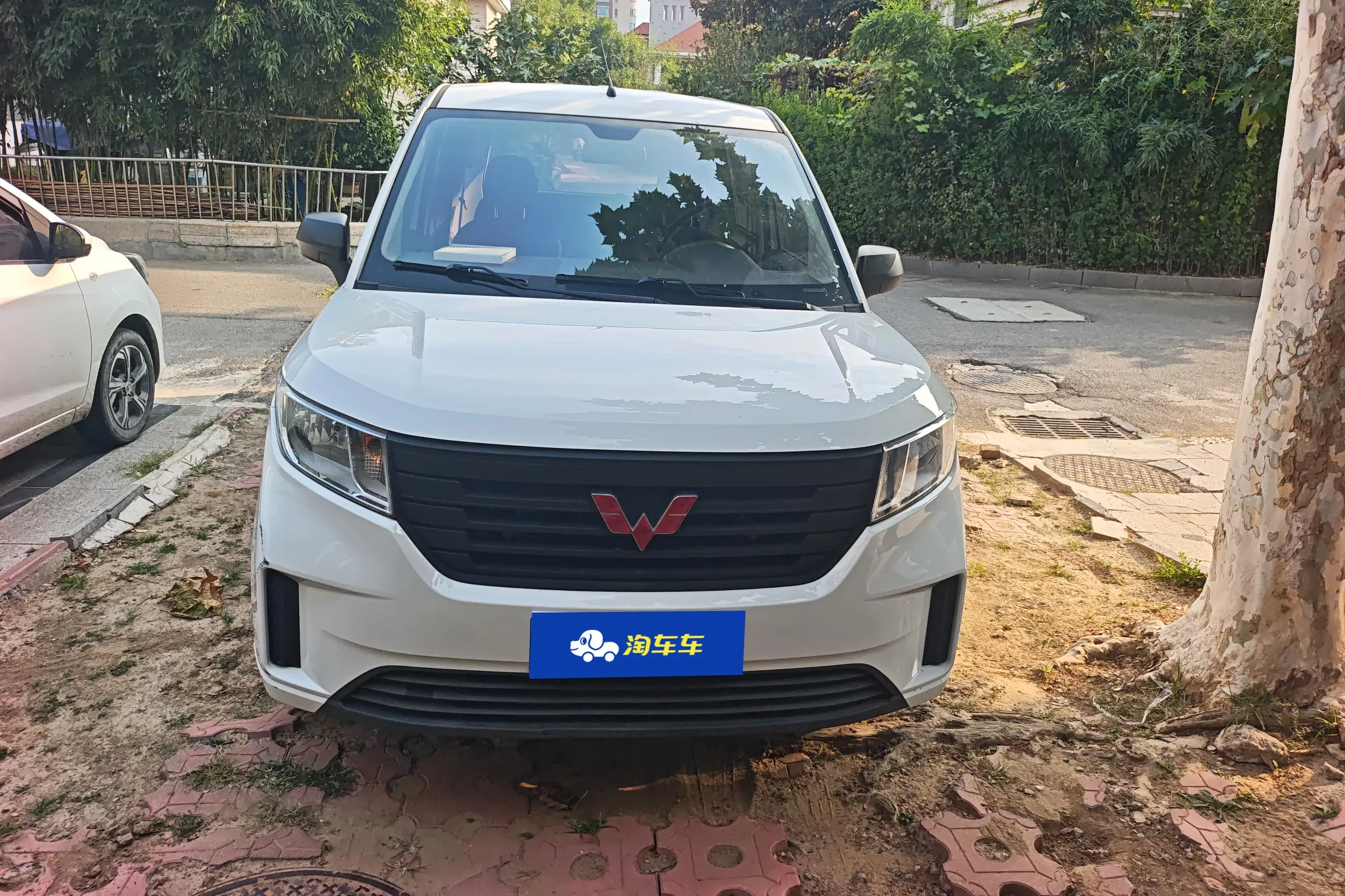 Wuling Hongguang PLUS