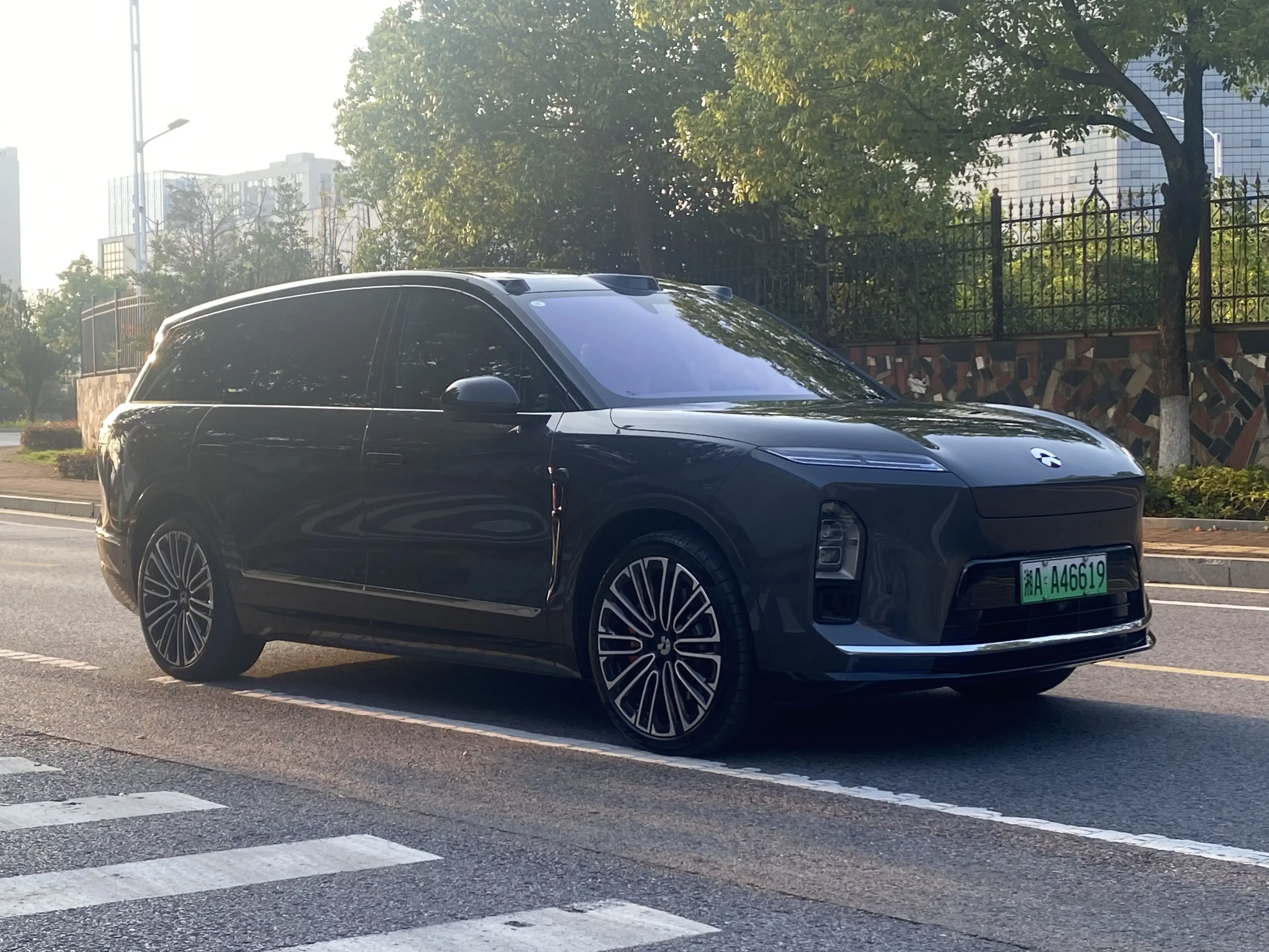 NIO ES8