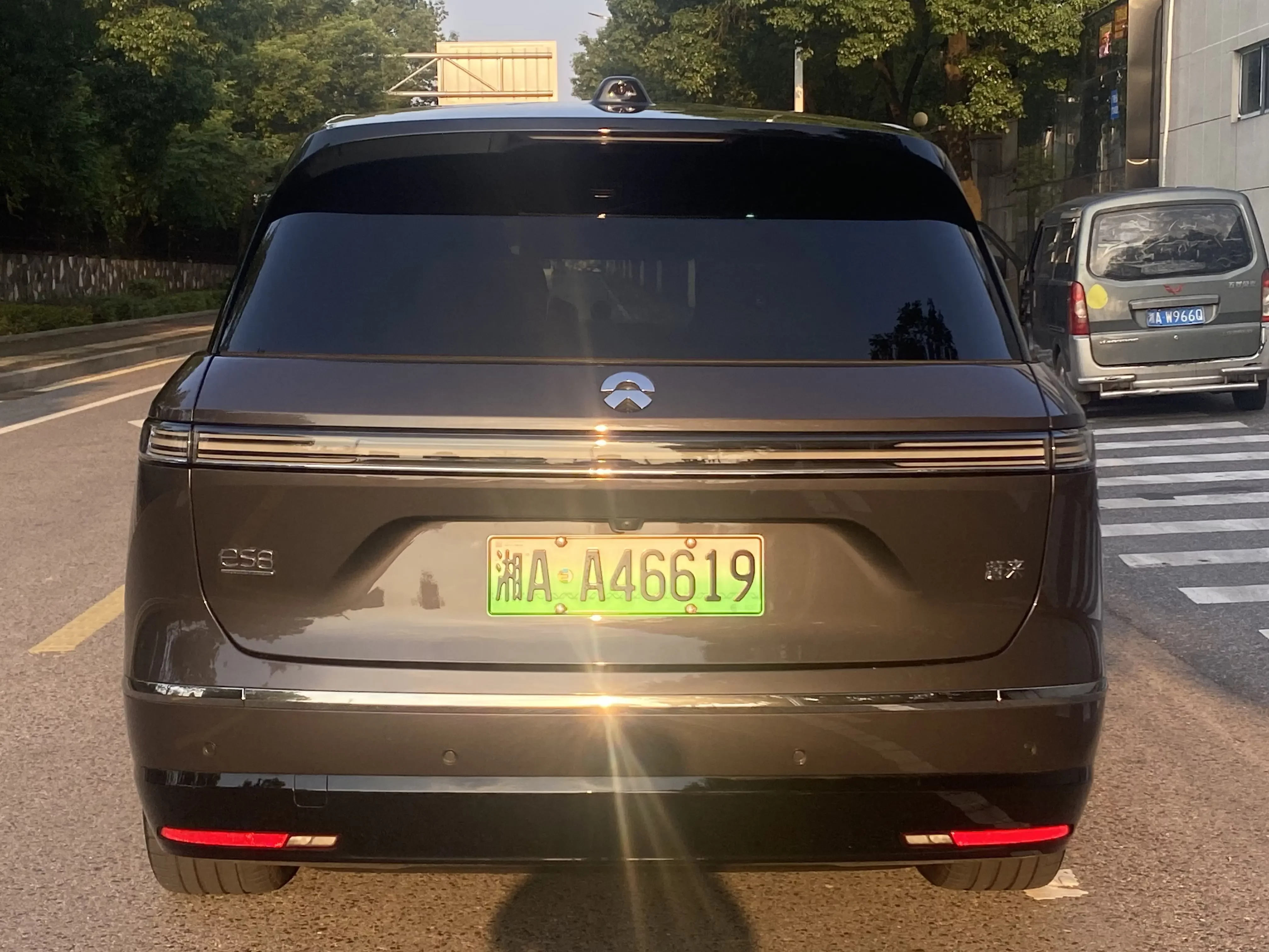NIO ES8