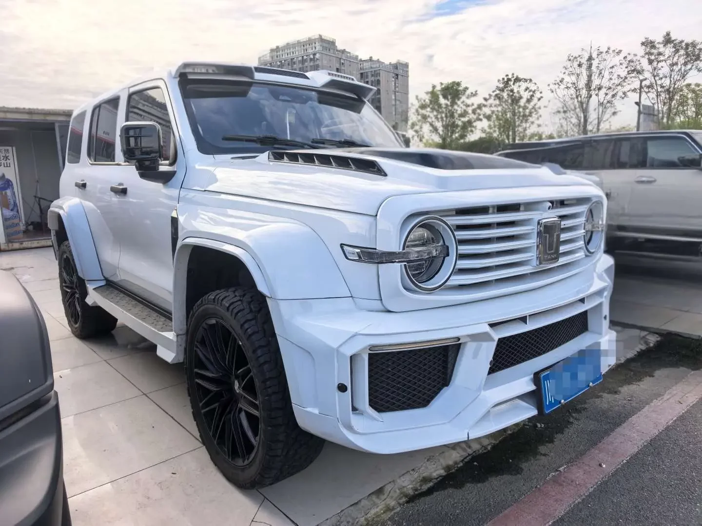 TANK 300