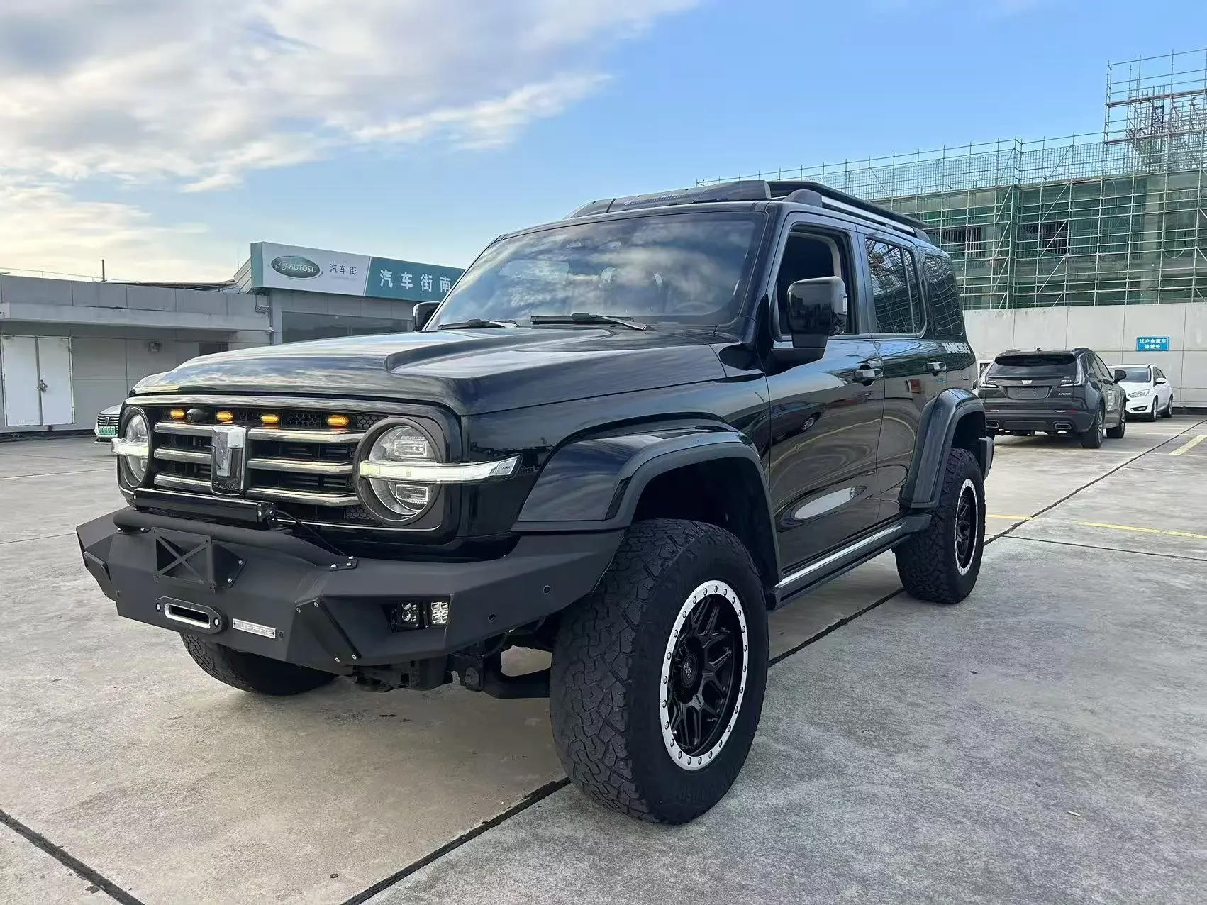 TANK 300