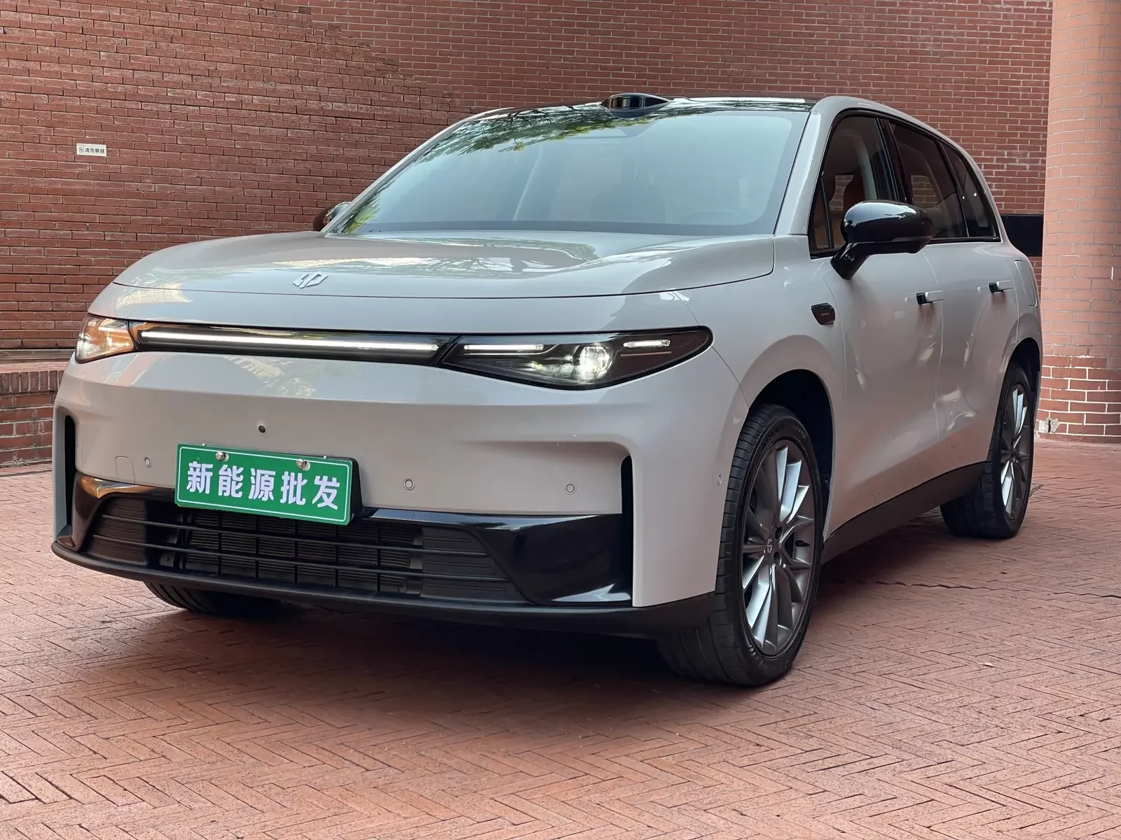 Leapmotor C10